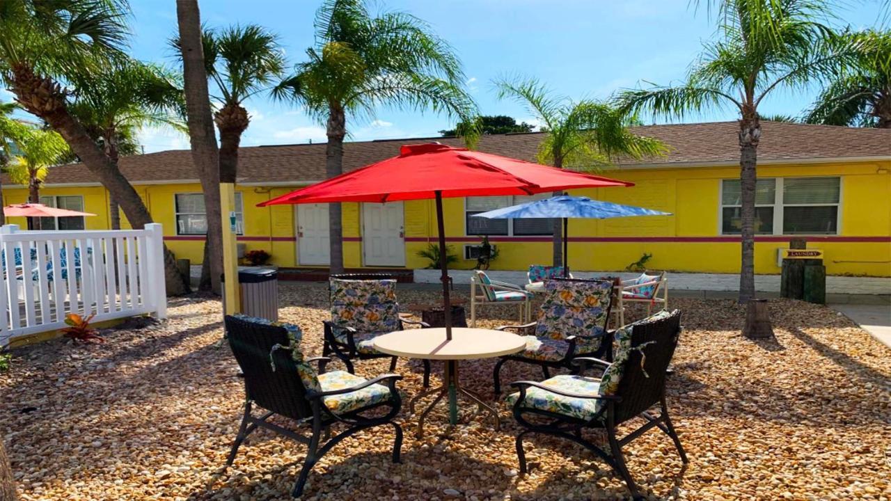 Bella Sirena Inn St. Pete Beach Exterior photo